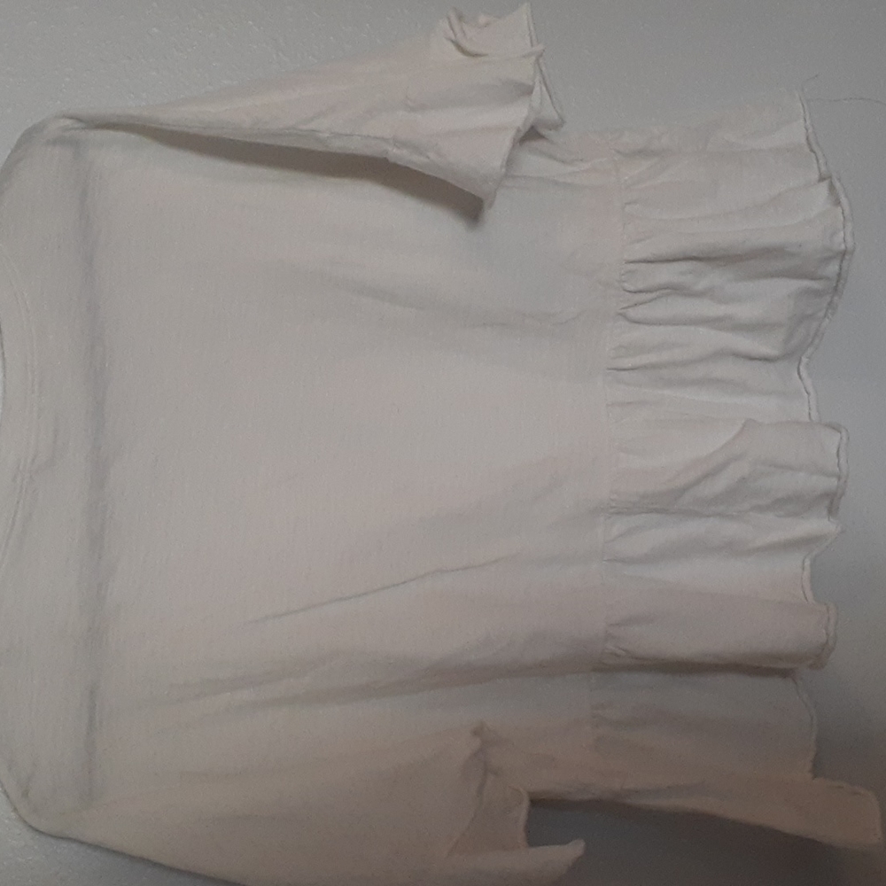 White top - Picture 4 of 4